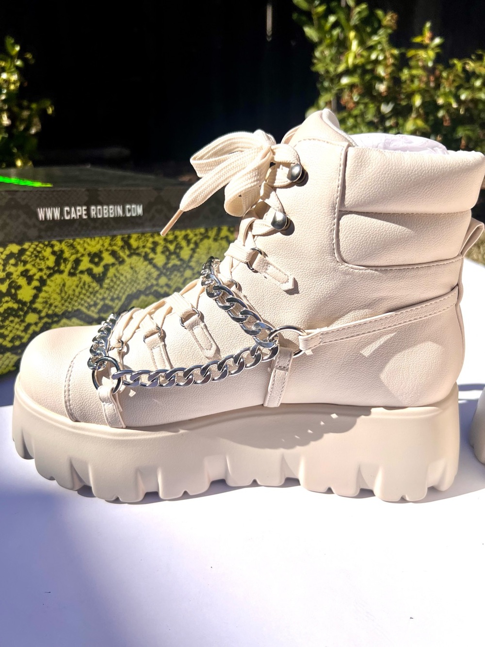 Chunky Platform Combat
Boots w/Silver Chains in Off White/Cream; Military Grunge - Picture 2 of 15